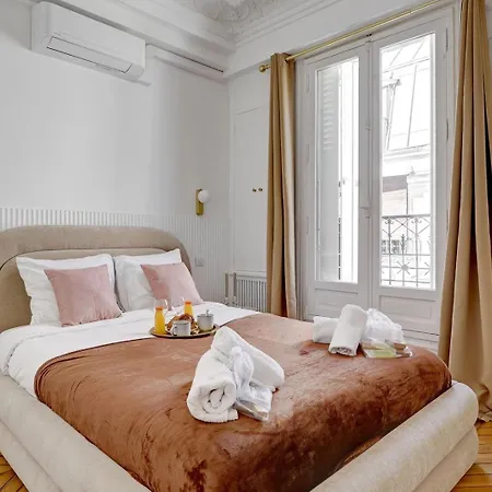 Le Trocadero - 5 Minutes A Pied De La Tour Eiffel - Place Trocadero - 5 Personnes - Cadre Exceptionnel - Entierement Climatise Apartment *